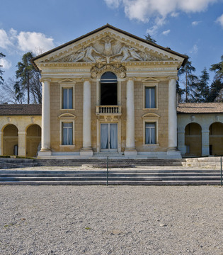 Maser Facciata della villa Barbaro a Maser ©Mario Verin