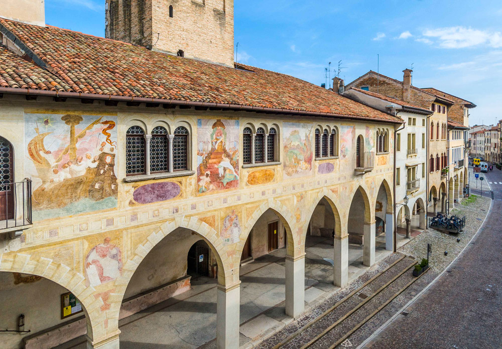Conegliano Via XX Settembre, la facciata del Duomo © Mario Verin