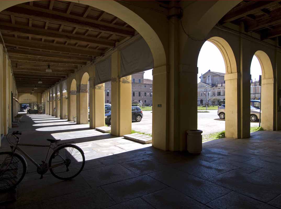 Gualtieri Porticati di piazza Bentivoglio © Mario Vianelli