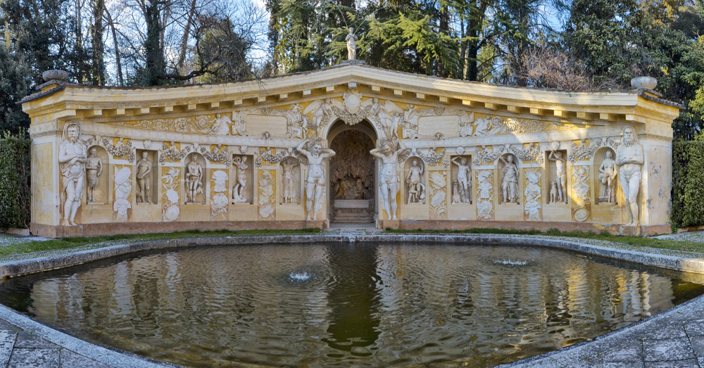 Maser Il Ninfeo nei giardini della villa ©Mario Verin