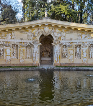 Maser Il Ninfeo nei giardini della villa ©Mario Verin