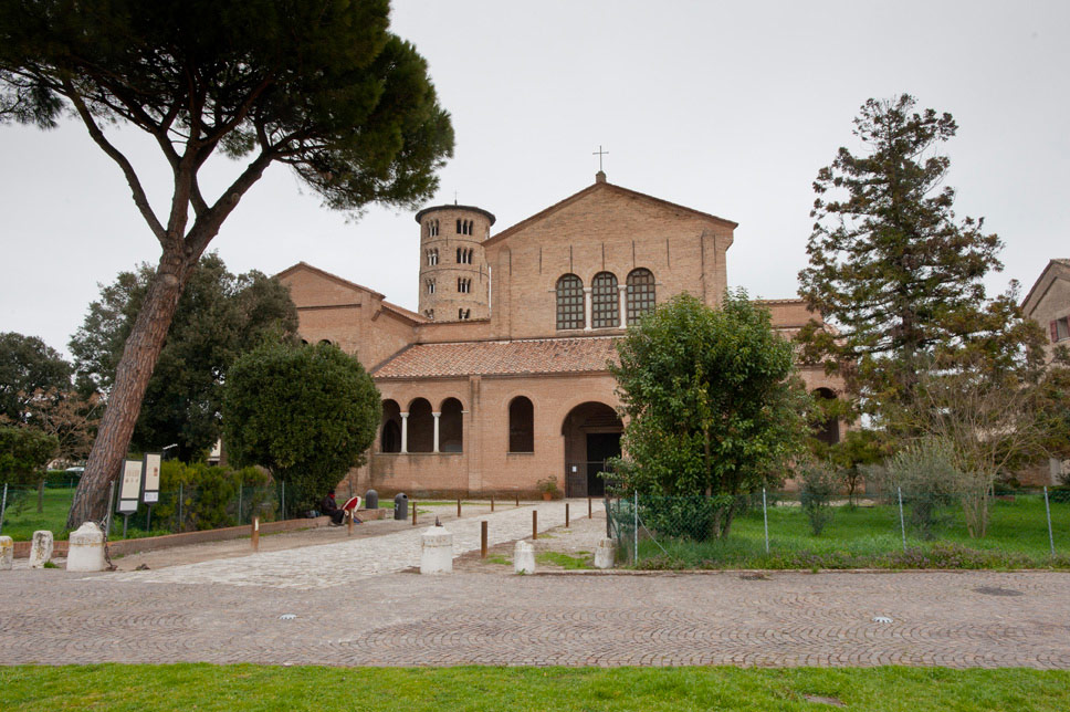Ravenna Sant'Apollinare in Classe, esterno © Fabrizio Ardito