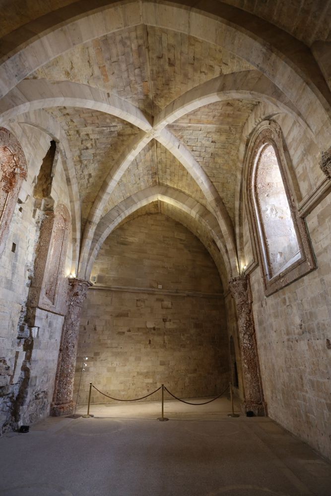 Castel del Monte, interno © A.Rossi, Camaleo S.r.l. (Rm) u2013 si ringrazia: MIC Direzione regionale Musei Puglia, Castel del Monte - Andria (BT)