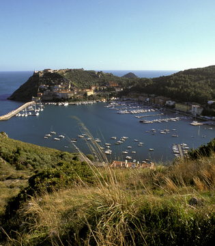 Porto Ercole, la rada vista da Forte Filippo ©Fabrizio Ardito
