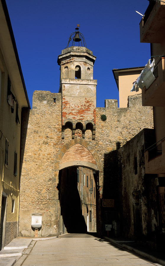 Porto Ercole, ingresso alla Rocca ©Fabrizio Ardito