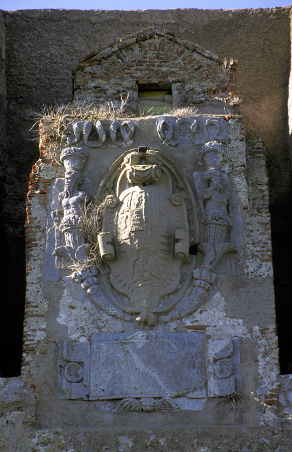 Porto Ercole, stemma nella Rocca ©Fabrizio Ardito
