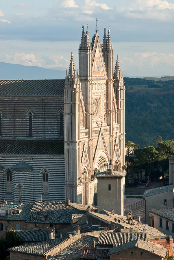 Orvieto Panorama dalla torre del Moro, con il duomo ©Fabrizio Ardito
