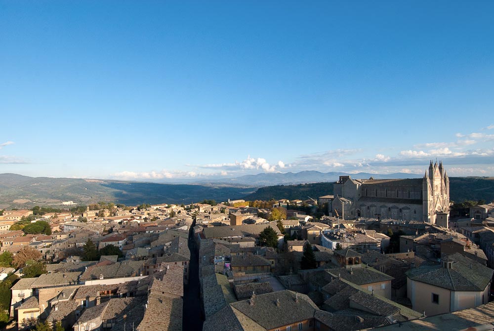 Orvieto Panorama dalla torre del Moro, con il duomo ©Fabrizio Ardito