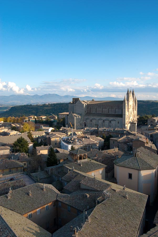 Orvieto Panorama dalla torre del Moro, con il duomo ©Fabrizio Ardito
