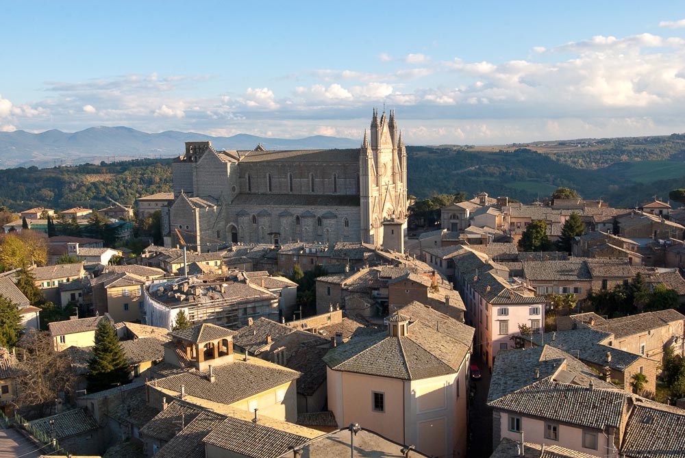 Orvieto Panorama dalla torre del Moro, con il duomo ©Fabrizio Ardito