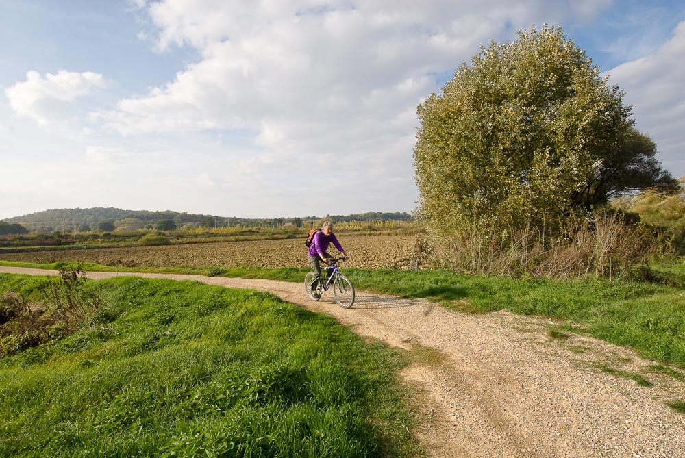 Val di Chiana La ciclabile sull'argine tra Chiusi e il lago omonimo ©Fabrizio Ardito