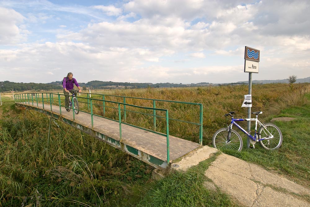 Val di Chiana La ciclabile tra argini e strade sterrate tra i laghi di Chiusi e Montepulciano ©Fabrizio Ardito