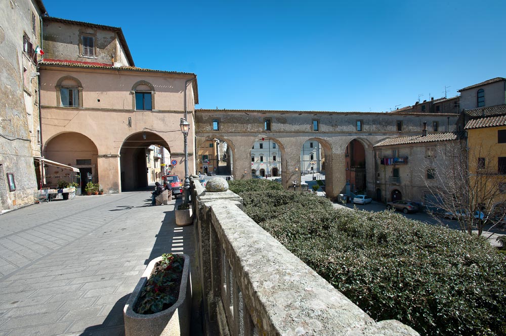 Farnese Viadotto farnesiano tra il palazzo e l'area degli ex giardini ©Fabrizio Ardito