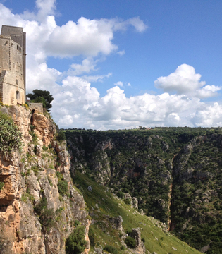 Castellaneta Palazzo vescovile e gravina © William Dello Russo
