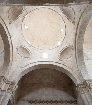 Molfetta Duomo, interno © Natalino Russo