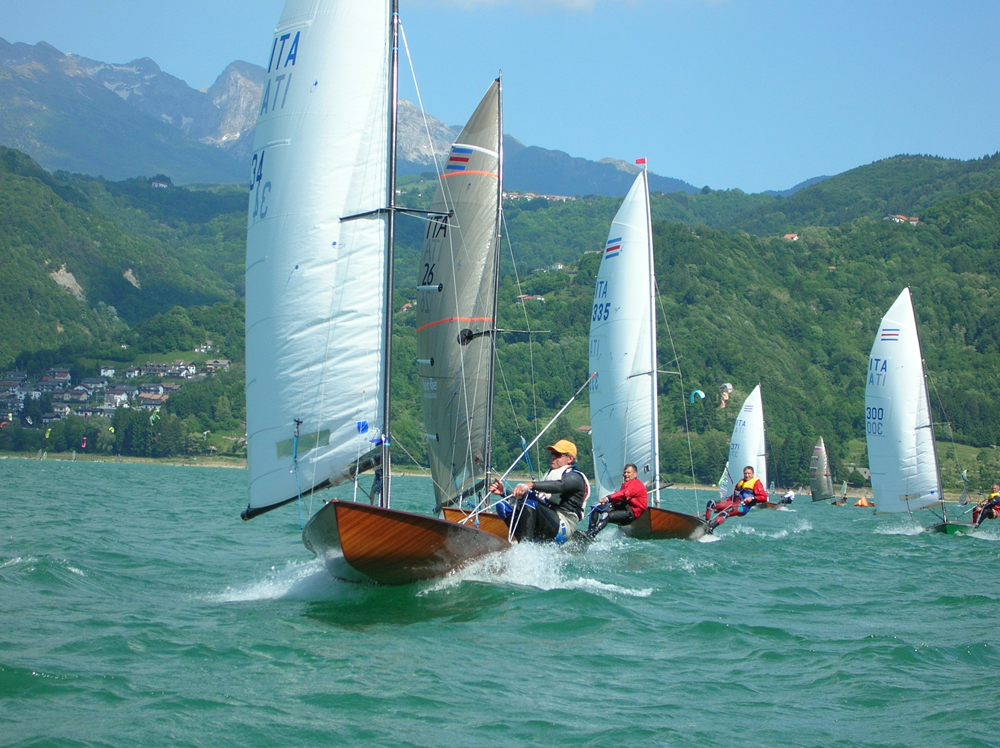 Lago di Santa Croce A vela sul lago ©Archivio Provincia di Belluno