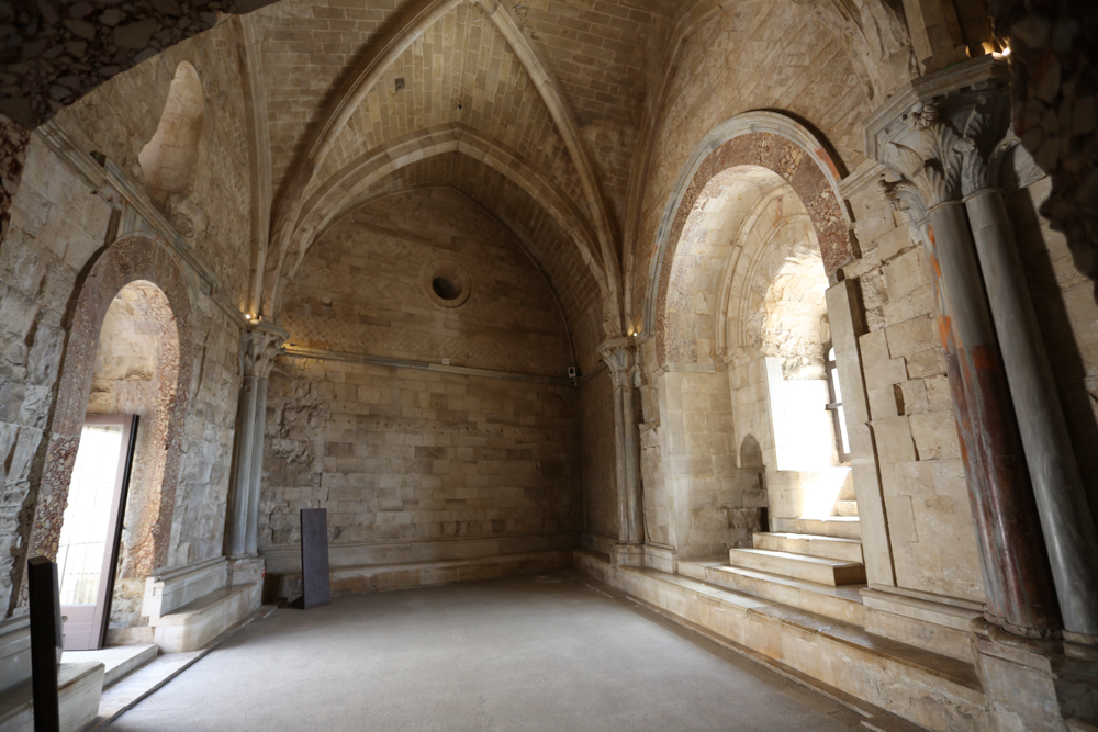 Castel del Monte, interno © A.Rossi, Camaleo S.r.l. (Rm) u2013 si ringrazia: MIC Direzione regionale Musei Puglia, Castel del Monte - Andria (BT)