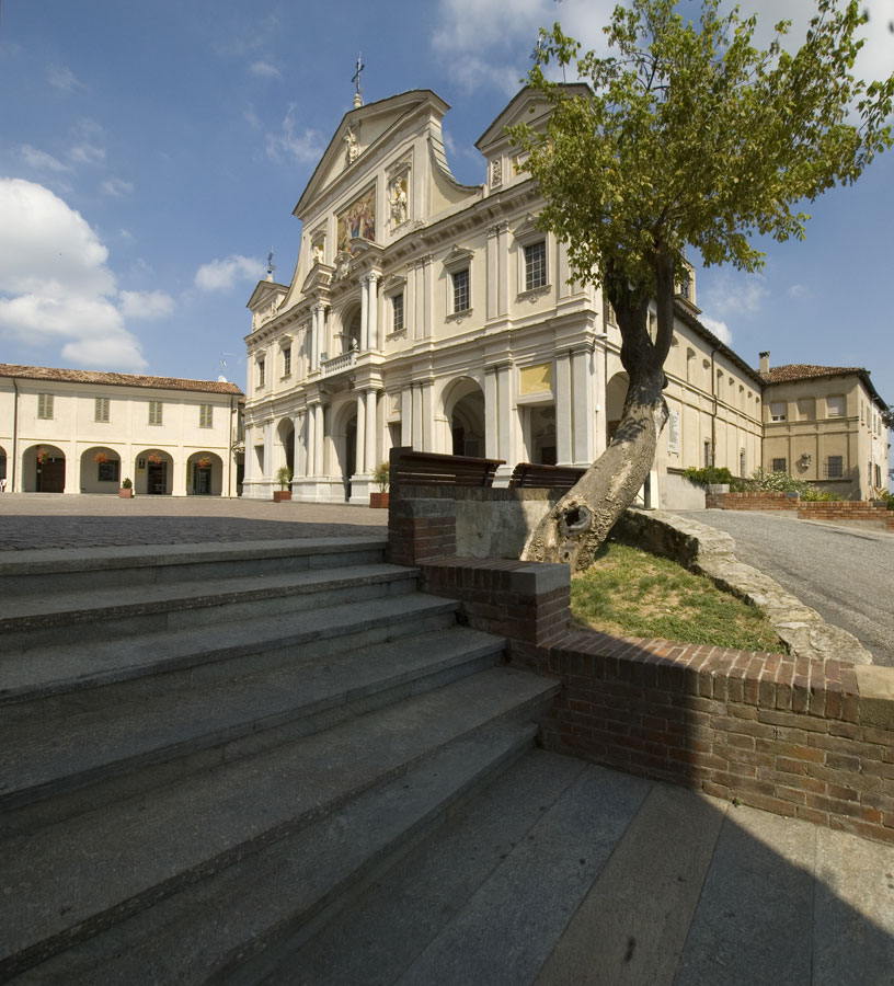 Serralunga di Crea Il santuario © Franco Andreone