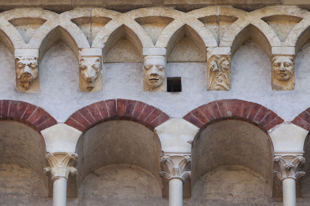 Vercelli Basilica di S. Andrea, i chiostri © Fiorenza Cicogna
