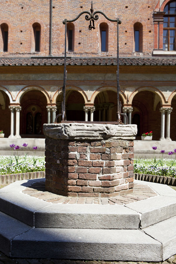 Vercelli Basilica di S. Andrea, i chiostri © Fiorenza Cicogna