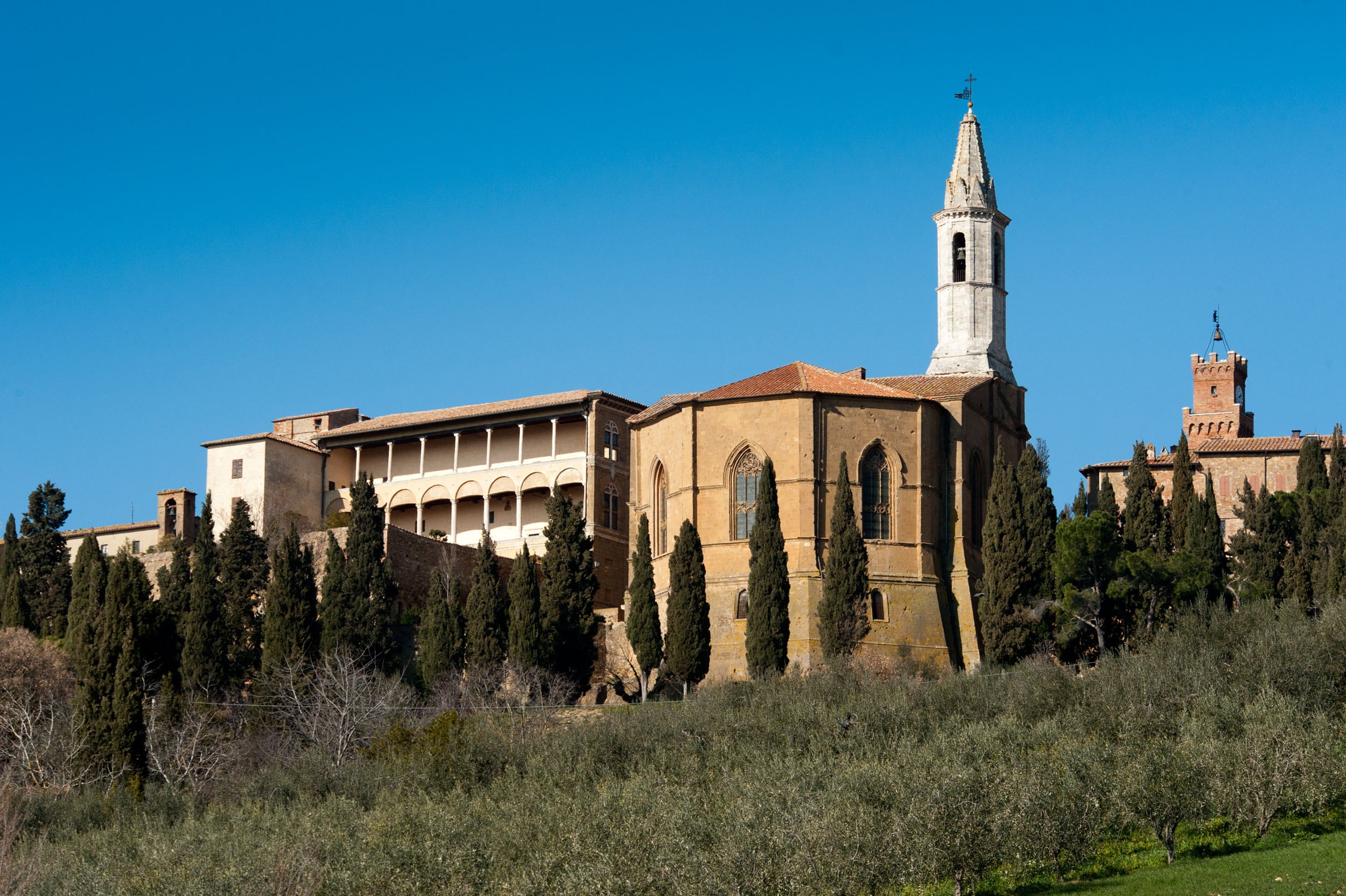 Pienza Cattedrale e loggia di Palazzo Piccolomini © Fabrizio Ardito u2013 Touring Club Italiano