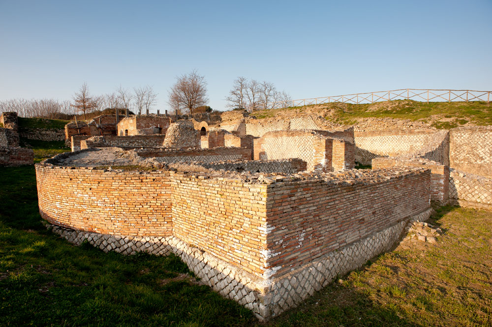 Mirebella Eclano  Scavi della città romana di Aeclanum  © Natalino Russo