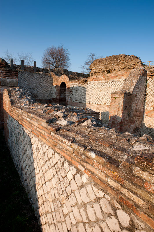 Mirebella Eclano  Scavi della città romana di Aeclanum  © Natalino Russo
