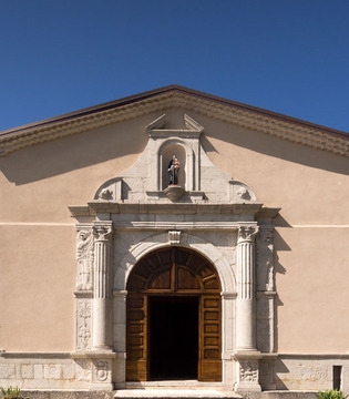 Nusco  La chiesa di Sant'Antonio, portale © Natalino Russo