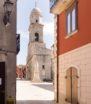 Nusco  Scorcio su Piazza Sant'Amato col campanile della Cattedrale  © Natalino Russo