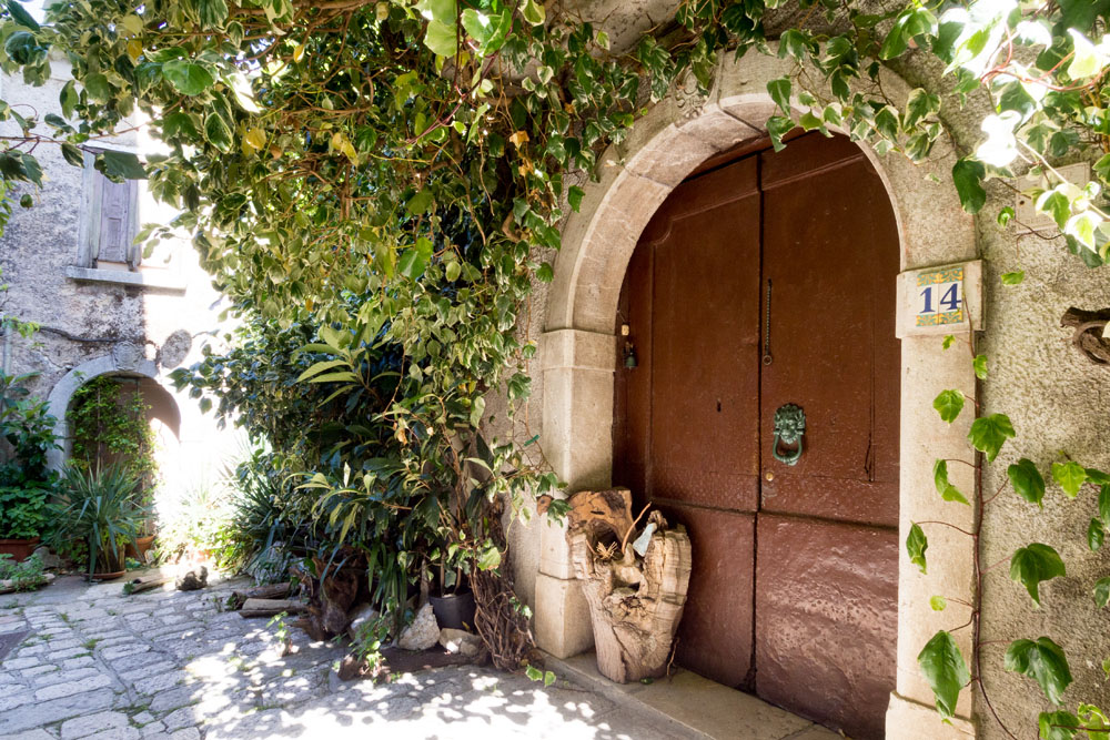 Nusco  Scorcio su Piazza Sant'Amato col campanile della Cattedrale  © Natalino Russo