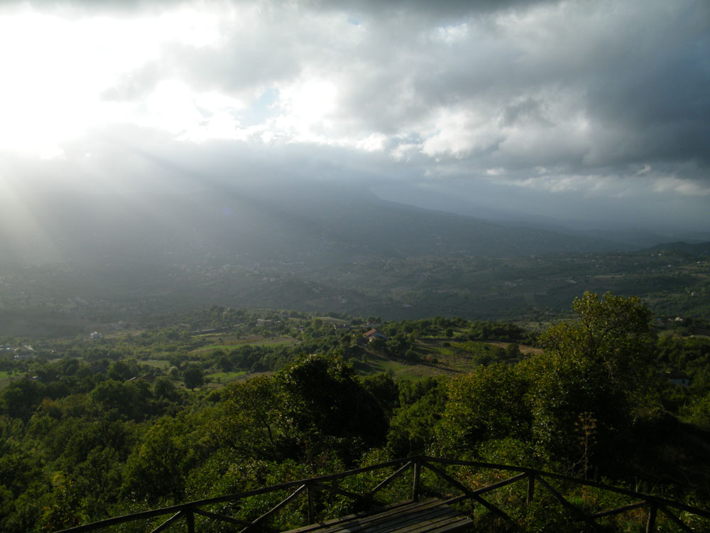 Nusco  Veduta panoramica da via Portamulino © Agostino della Gatta - Irpinia Turismo