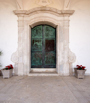 Montella  Santuario del Santissimo Salvatore, portale  © Natalino Russo
