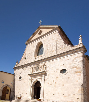 Sant'Angelo dei Lombardi  La cattedrale  © Natalino Russo