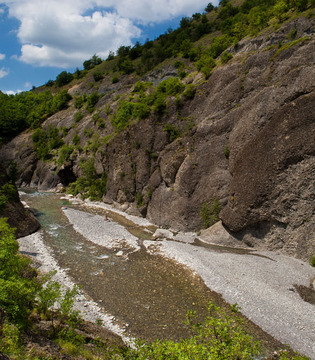 Val Borbera Il torrente Borbera scorre tra le Strette di Pertuso © Fiorenza Cicogna