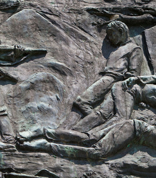 Val Borbera Particolare della stele di Pertuso, in memoria dei partigiani © Fiorenza Cicogna