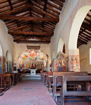 Volpedo L'interno della pieve di S. Pietro © Fiorenza Cicogna