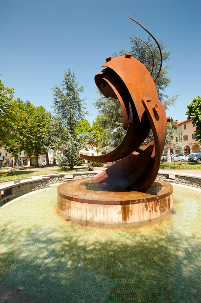 Stia Via Matteotti, fontana centrale © Fabrizio Ardito