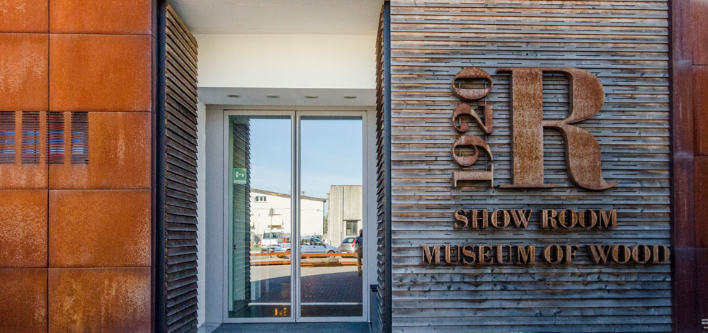 Cantù Lo showroom Riva 1920 © Giulia Castelli