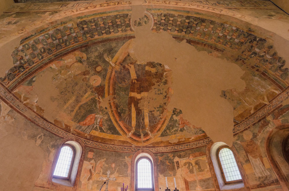 Cantù Complesso di San Vincenzo in Galliano, gli affreschi all'interno © Giulia Castelli