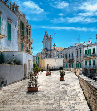 Molfetta Terrazza © mi.ti fotolia.com