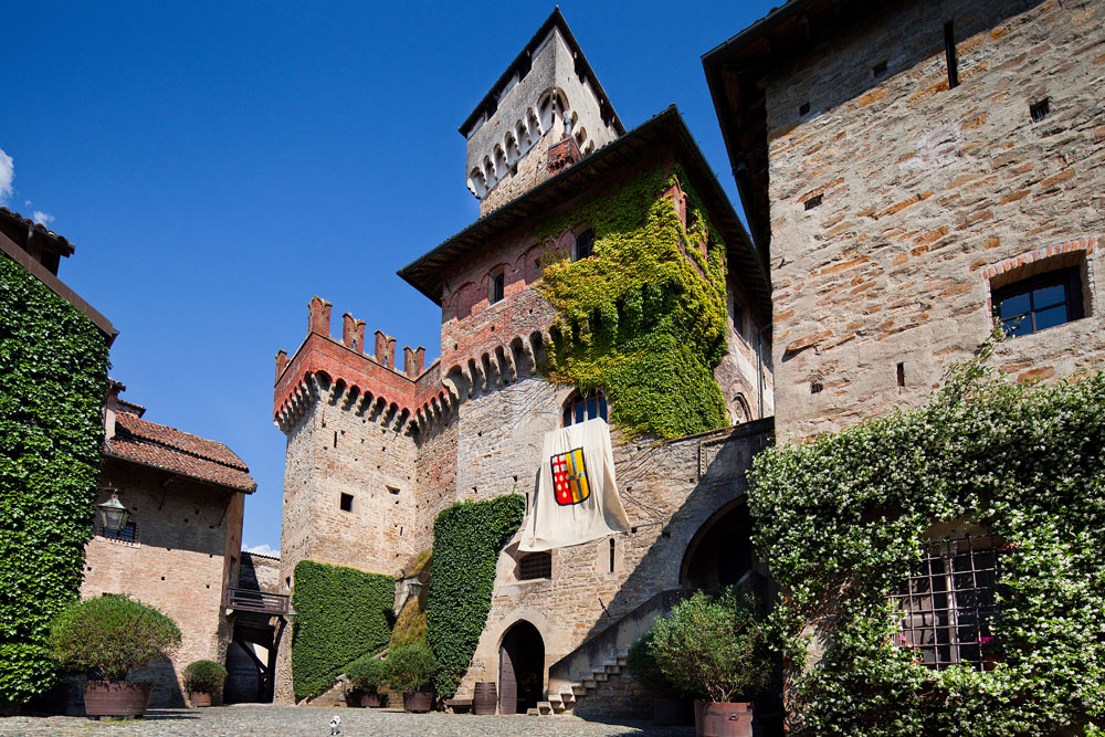 Tagliolo Monferrato Il cortile del castello © Fiorenza Cicogna