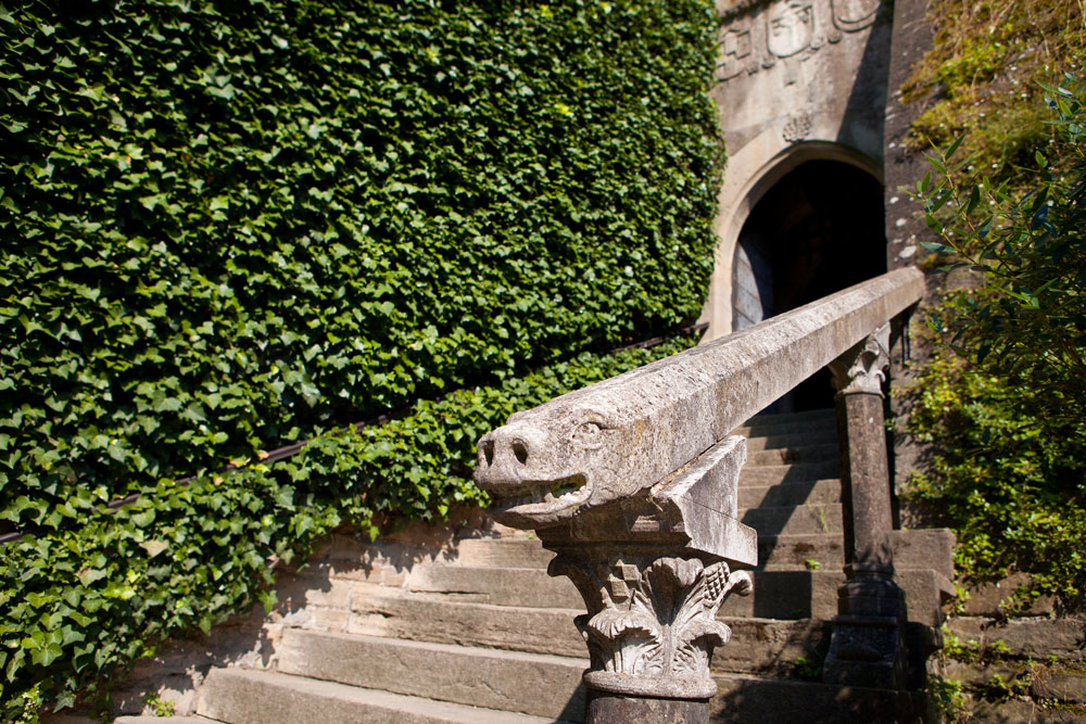 Tagliolo Monferrato Particolare della scala nel cortile del castello © Fiorenza Cicogna
