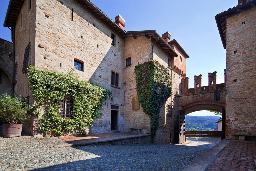 Tagliolo Monferrato Il cortile del castello © Fiorenza Cicogna