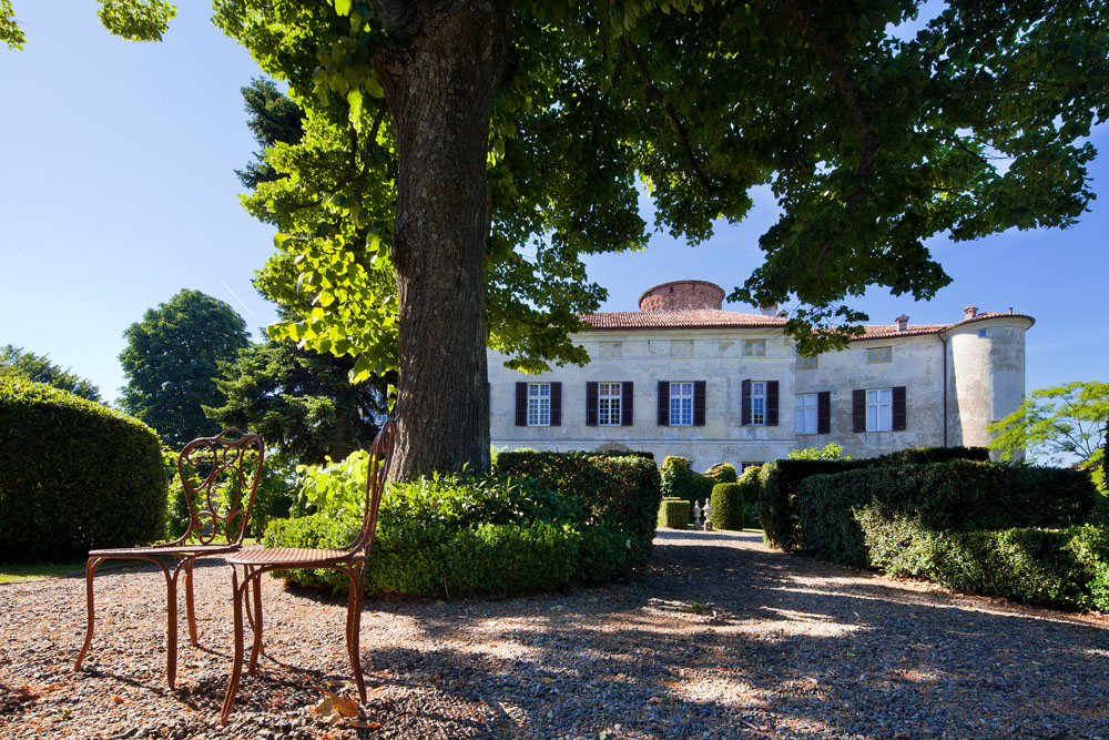 Rocca Grimalda Uno scorcio del castello dal giardino © Fiorenza Cicogna