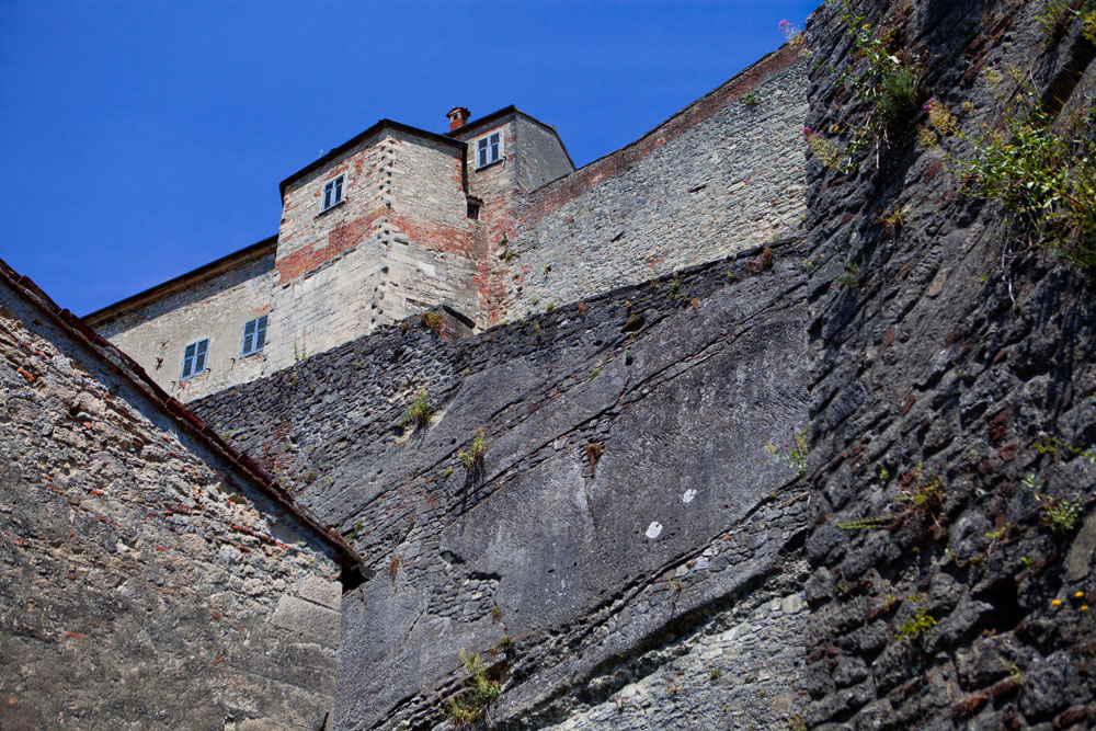 Forte di Gavi Il forte di Gavi dal bastione di S. Tommaso © Fiorenza Cicogna - su concessione del Ministero dei Beni, delle attività culturali e del turismo, Direzione regionale del Piemonte, Soprintendenza per i beni architettonici delle privince di Novara, Alessandria e Verbano-Cusio-Ossola - Forte di Gavi - Protocollo 0009703