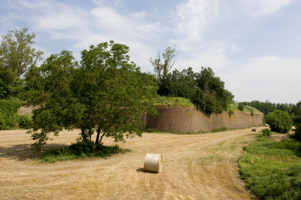 Alessandria Cittadella, veduta estiva dei Bastioni © Marcello Calzolari/Archivio Alexala