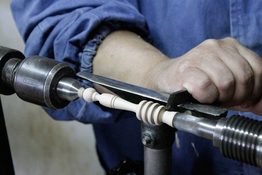 Pretoro Lavoro al tornio © Elio Torlontano