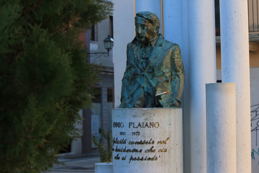 Pescara Monumento a Flaiano © Elio Torlontano