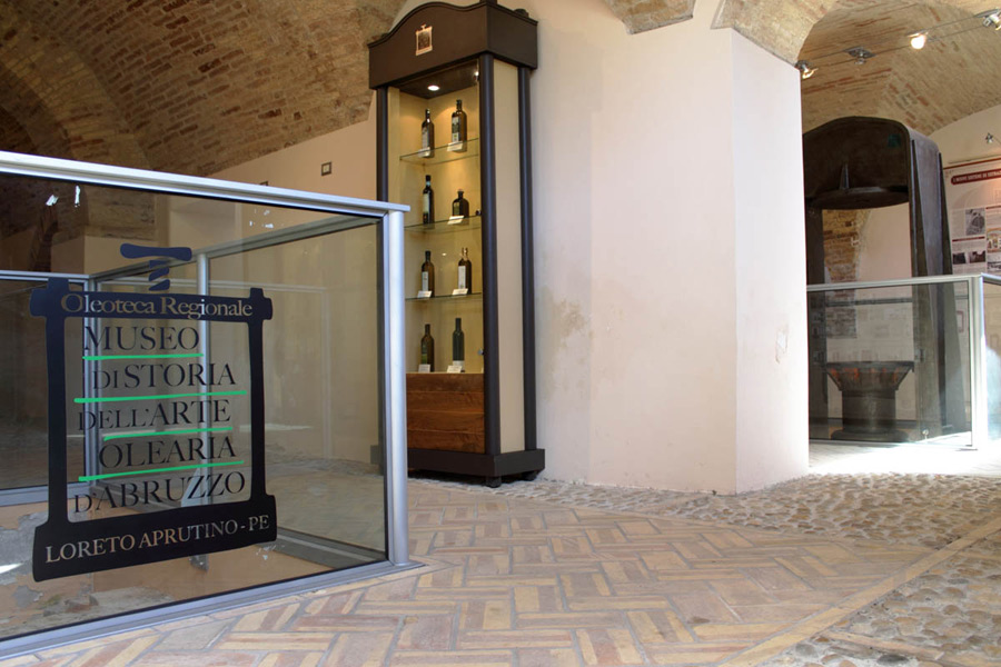 Loreto Aprutino Oleoteca Regionale © Elio Torlontano