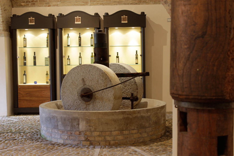 Loreto Aprutino Oleoteca Regionale © Elio Torlontano